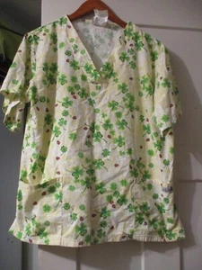 UA Scrubs Scrub Top Size M Medium-Yellow with ladybugs FREE SHIPPING! - Picture 1 of 5