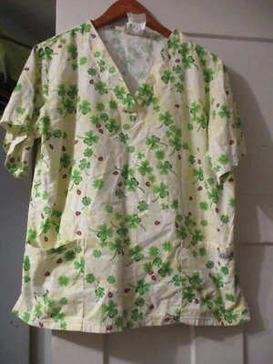 UA Scrubs Scrub Top Size M Medium-Yellow with ladybugs    FREE SHIPPING! - Image 1 of 4