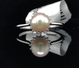 Akoya pearl and .11 ctw diamond ring 14 kt white gold 150893S - Picture 1 of 4