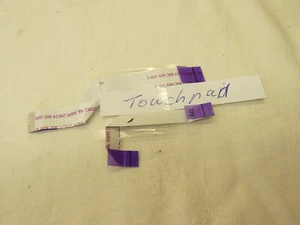 Touchpad Kabel aus einem Toshiba Satellite T130-10G - Bild 1 von 1