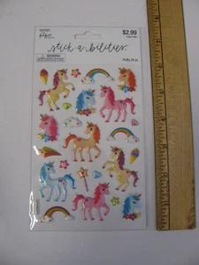 Klebezeuge EINHÖRNER & REGENBÖGEN geschwollene Aufkleber 24 Stück Neu in Verpackung - Bild 1 von 1