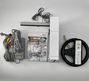Consola Nintendo Wii con 1 juego y volante GameCube compacta*SIN NUNCHUCK* - Imagen 1 de 11