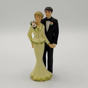 Vtg 1995 Wilton Wedding Cake Topper 4⅜" Bride and Groom Plastic - Picture 1 of 7