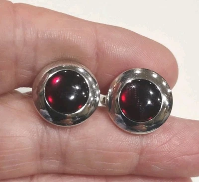 Gemelos de piedra acrílica roja Swank ST de colección 1", N10 Foto 1 de 4