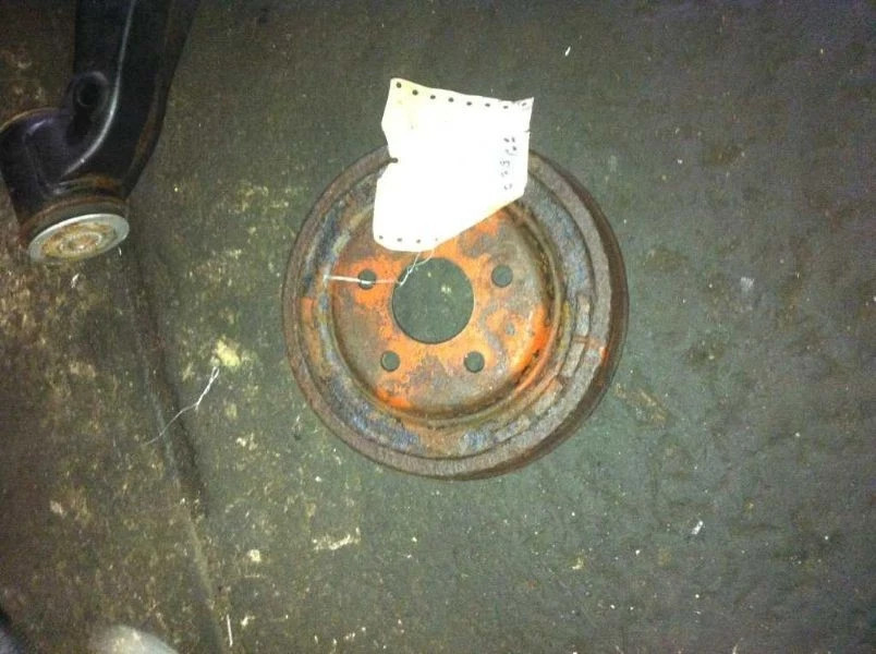 89 90 91 92 93 94 95 ACCLAIM FRENOS TRASEROS Foto 1 de 4