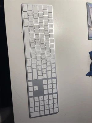 Apple Magic Keyboard con Tastierino Numerico Wireless - Argento, Con Scatola - Immagine 1 di 4