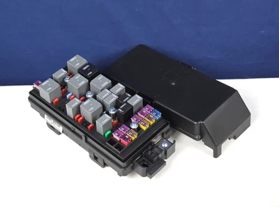 🏅 Pontiac G6 2008 2009 3,5 L 3,9 L caja de relé de fusibles con faros antiniebla 25883022 🏅 Foto 1 de 4