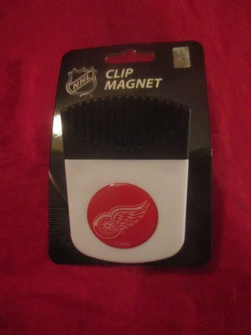 NHL Detroit Red Wings Hockey  Magnet Clip Cover