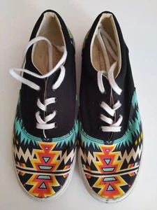 Bucketfeet Southwest Aztec Print Canvas Sneakers Womens 8 - Picture 1 of 8