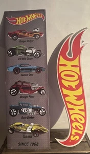 2 HOT WHEELS Lge Vintage Look 28” Schild Metall geprägt & 24” Holz Logo Display LESEN - Bild 1 von 22