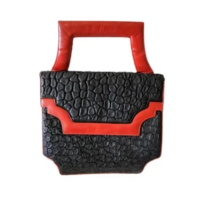 Vintage 1990s Handbag/purse, soft red and black pebble leather medium-size gift - Picture 1 of 12