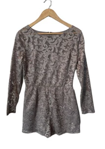 BB Dakota silver grey lace romper size 4 NWT - Picture 1 of 4