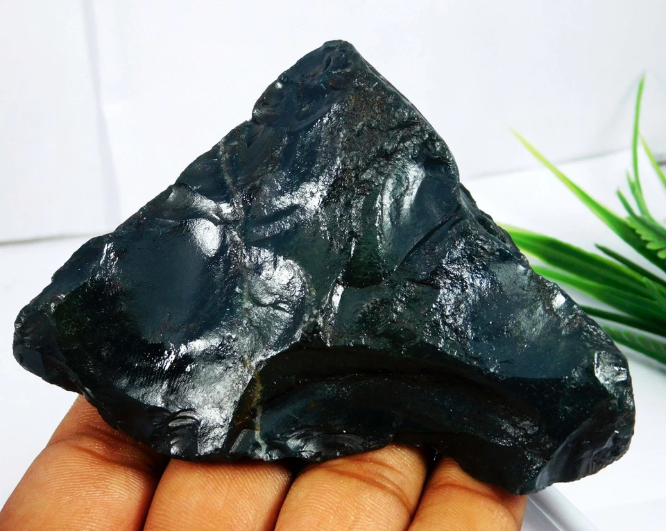 Dark Green Obsidian 700 Ct Natural Rough Loose gemstone - Image 1 of 4