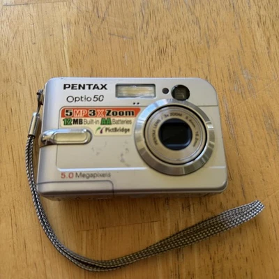 Vintage Pentax Optio 50 Digital Camera 5MP 3x Zoom AA PictBridge Silver Compact - Image 1 of 4