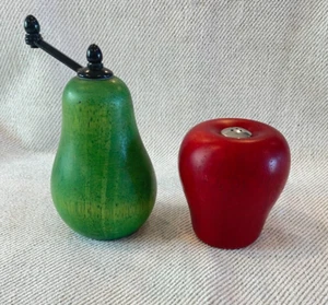 Vintage Farmhouse Wooden Apple Salt Shaker & Pear Pepper Mill Red Green Kitchen - Picture 1 of 5