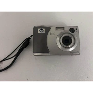 HP PhotoSmart 635 2.1 MP Digital Camera w/3x Optical Zoom - VGC (Q2224A#ABA) - Picture 1 of 5