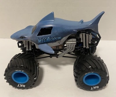 Hot Wheels Megalodon Monster Jam Truck 1:24  - Image 1 of 4