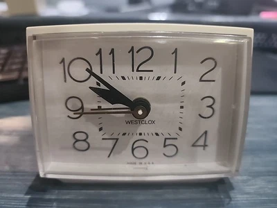 VINTAGE 1970s Westclox Bold 2 II Plug-In Alarm Clock Model # 22189 -Tested Works - Image 1 of 4