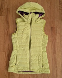Chaleco acolchado Burton AK Dry Ride plumón de pato con capucha amarillo para mujer pequeño cremallera completa - Imagen 1 de 10