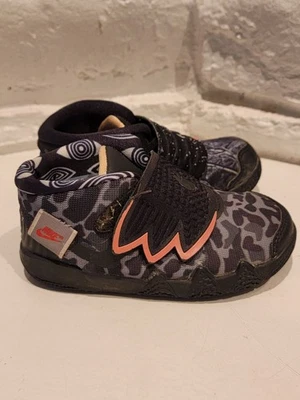 Zapatos para niños pequeños Nike Kybrid S2 TD 'What The' DA2324-001 talla 8c Foto 1 de 4