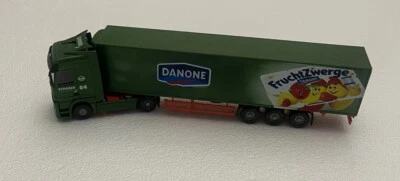 Herpa Autoarticolato Mercedes scala H0 Danone - Immagine 1 di 3