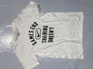 Nike Boys Training Doesnt End Tee White AA4776-100 - Picture 1 of 1