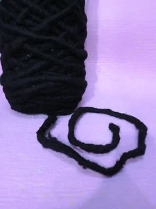 1 MT CORDONE CORDONCINO FILO FELTRO LANA DECORAZIONE FAI DA TE BRICOLAGE NERO - Picture 1 of 1