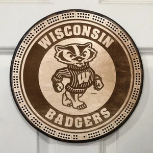 12 in round Wisconsin Badgers Cribbage Board - 2 Tracks with Pins - Picture 1 of 3