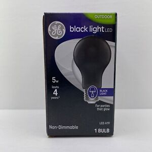 NEW GE LED Black Light Bulb 5W Medium Base  A-19 In/Outdoor Non-Dimmable Glass