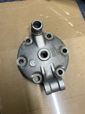 YZ250 2005 culata OEM motor extremo superior tapa domo Yamaha YZ 250 2003-2010 Foto 1 de 2