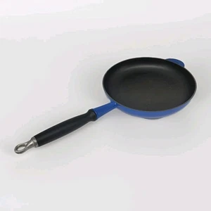 Le Creuset 26 cm Bratpfanne - Blau Gusseisen Langgriff Version Selten Pfanne  - Bild 1 von 12