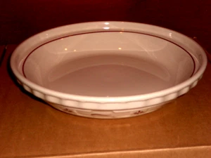 Longaberger ~ IVORY/RED "GRANDMA BONNIE" PIE PLATE!   USA!   NEW in BOX!     BIN - Picture 1 of 5