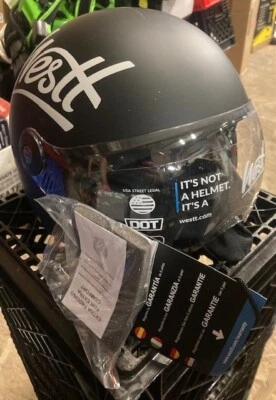 Casco de motocicleta con visor de WESTT tamaño: adulto pequeño Foto 1 de 4