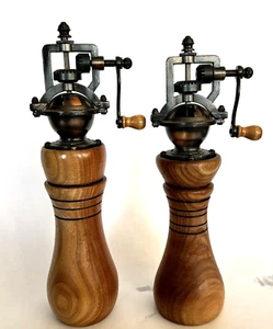 Vintage Holz Salz & Pfeffermühle Mühle Streuer Set 10,5" & 11" hoch! LESEN N660 - Bild 1 von 5