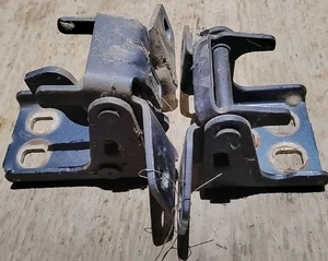 2002-2003 DODGE 1500 REAR RIGHT DOOR HINGES - Foto 1 di 3