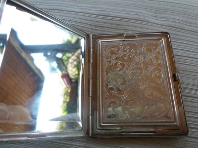 Poudrier ancien-Argent Massif-guilloché- poinçon Charançon-Art Déco-solid silver - Photo 1/4