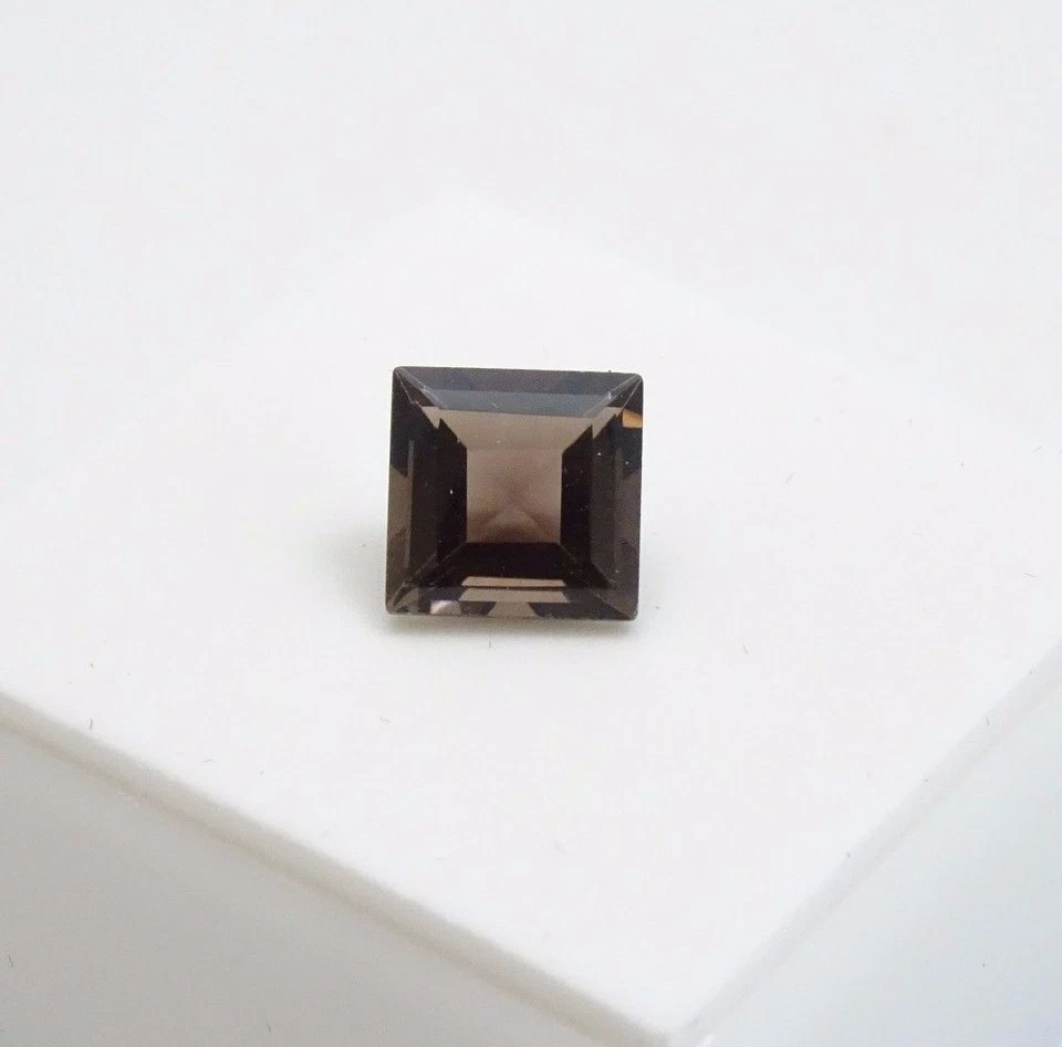 Smoky Quartz - 2.10ct+ 8mm - Square Cut - Smoky Quartz Loose Gemstone - Image 1 of 4
