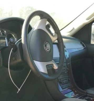 2013-2014 Cadillac Escalade LH Driver Steering Wheel Airbag OEM - Image 1 of 3