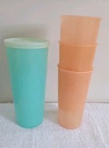 Juego de 4 vasos pastel vintage Tupperware 16 OZ y 8 OZ con 1 tapa - Imagen 1 de 6