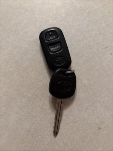 2007 Toyota Corolla Key Fob Used - Picture 1 of 3
