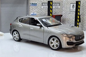 Maserati Levante Silver 1:24 Scale Car - Picture 1 of 7