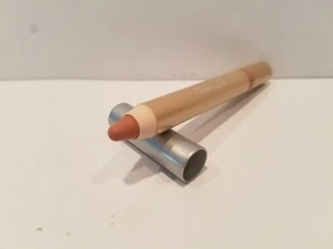 Mally ~ Lupa de labios color de labios ~ Desnudo suave ~ Nuevo con caja - Imagen 1 de 2