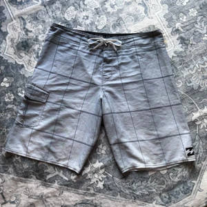 Pantalones Cortos Billabong Platinum X Cargo Board Hombres 36 Gris A Cuadros Surf Playa Aire Libre - Imagen 1 de 17