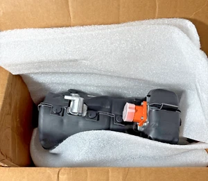 NEW Genuine 20-24 TESLA MODEL Y AC AIR COMPRESSOR PUMP / COVER 1501256-98-M OEM - Picture 1 of 6