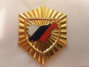 Gorra de oficial de policía de Eslovenia con insignia esmaltada - Imagen 1 de 2