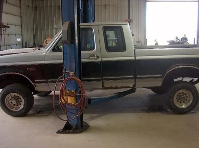 Passenger Tail Light From 8501 GVW Fits 90-97 FORD F250 PICKUP 39665 - Image 1 of 4