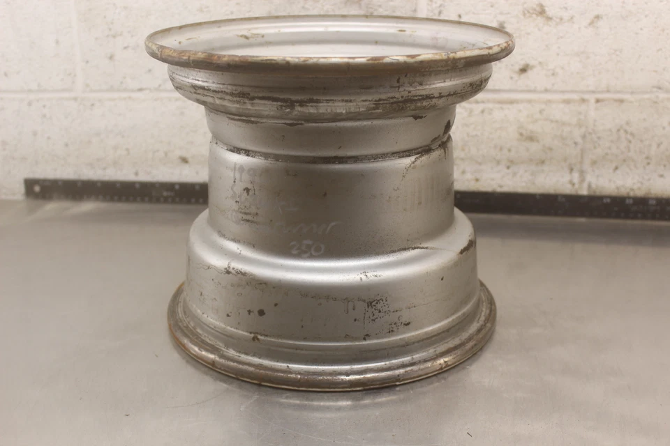 Suzuki Quadrunner 250 LTF250 1990 2x4 llanta trasera K6 Foto 1 de 4