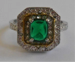 SILVER TONE EMERALD GREEN & CZ FASHION COCKTAIL RING NWOT - Picture 1 of 3