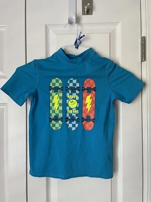 Camisa Lands’ End Azul Skateboards Rashguard Para Niños Talla Mediana 5-6- Usada en Excelente Condición Foto 1 de 4