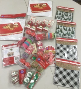 Celebrate Treat Bags, Wilton Box Kits & LOTS of Paper Mini Holiday Cups All NEW - Picture 1 of 12